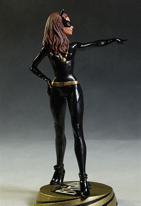 review and photos of dst 1966 batman catwoman statue
