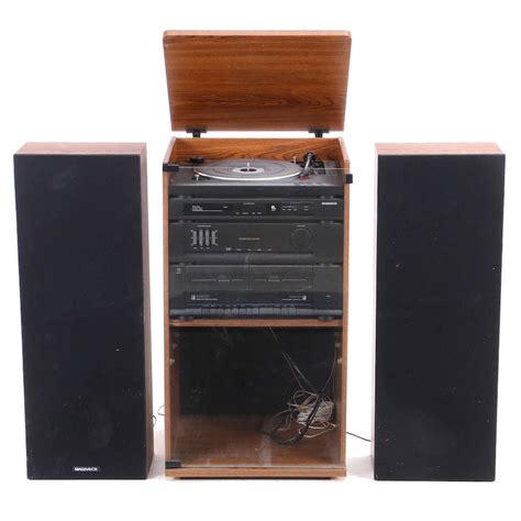 magnavox turntable  stereo system  floor speakers ebth