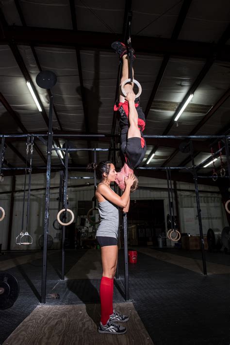 crossfit couple s engagement photos are nothing short of badass huffpost