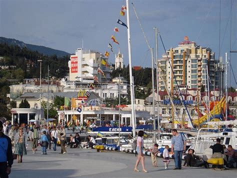 yalta harbor yalta