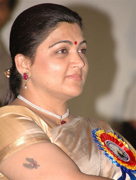 tamil actress kushboo in saree latest stills photos