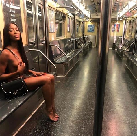 Naomi Campbell Unpublished Nude Pics In Ny Subway 3