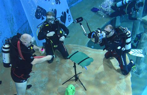 cast  crew   worlds  underwater magic show
