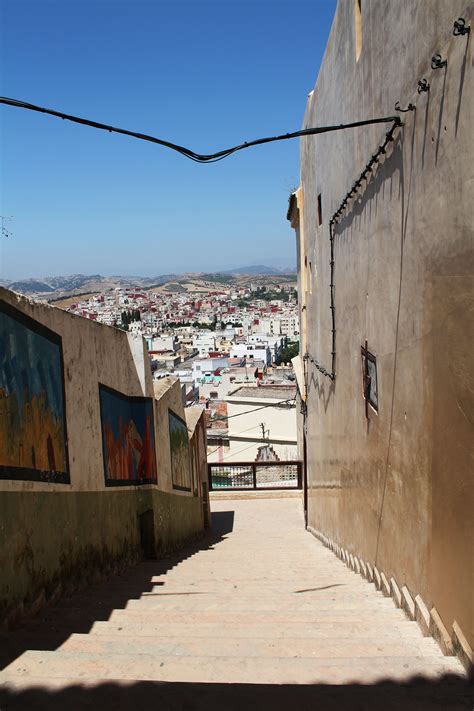 la ville de ouazan maroc road alley structures
