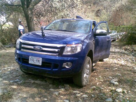 ford xlt  review pictures  images    car