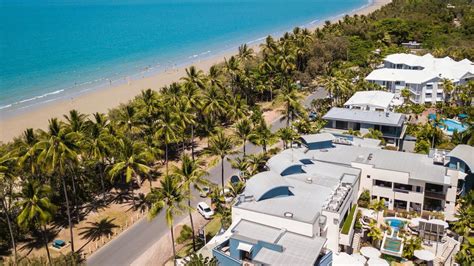 port douglas jobs jobs galore  tropical paradise puts call   workers  cairns post