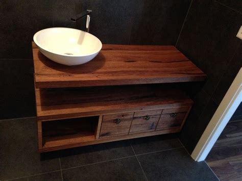 meuble de salle de bain en vieux bois chene rustique