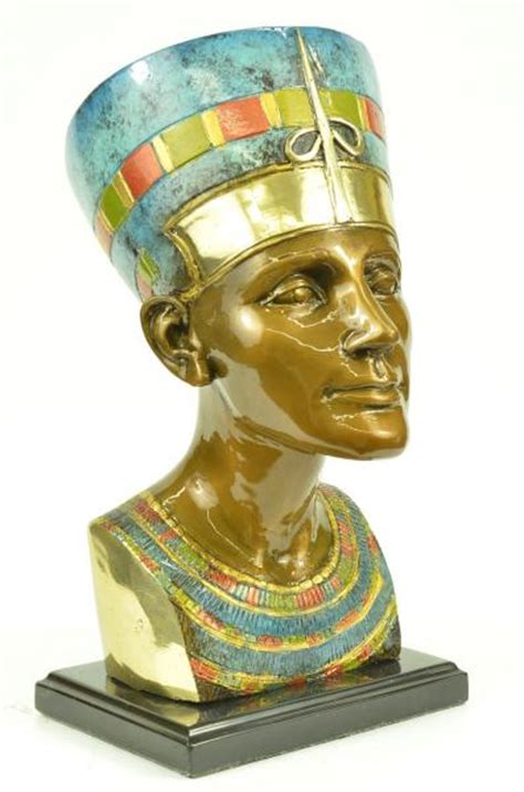 Egyptian Queen Pharaoh Nefertiti Bust Sculpture Statue