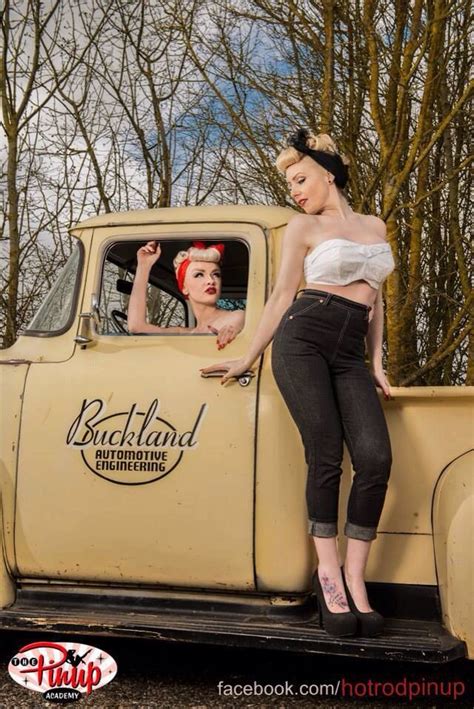 pin en pinups girls and vintage cars