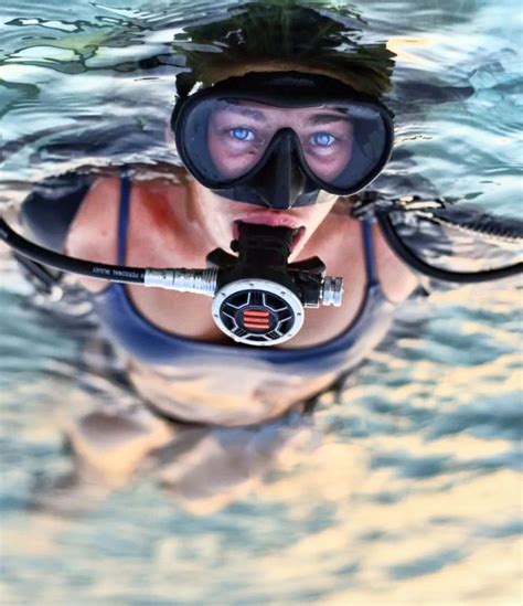 Scuba Diving Lady Women Diving Woman