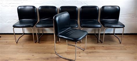 vintage italiaans design zwart lederen en chroom stoel  stuks