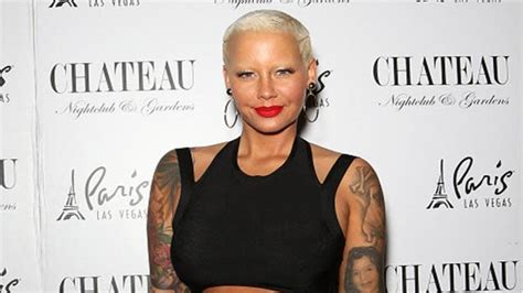 amber rose is completely unrecognizable in this super 90s throwback pic