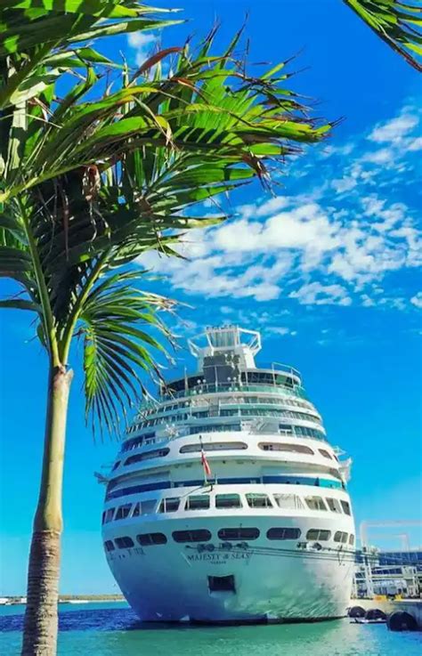 pin de nemo twety em barcos y motos de agua grande navio cruzeiro