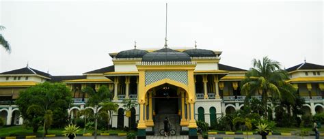 Istana Maimun Maimoon Budaya Indonesia