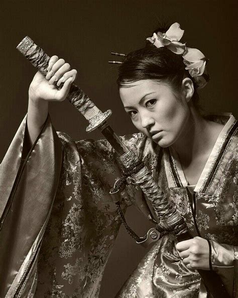 katana female samurai ☆ samurai zwaarden samurai en yakuza