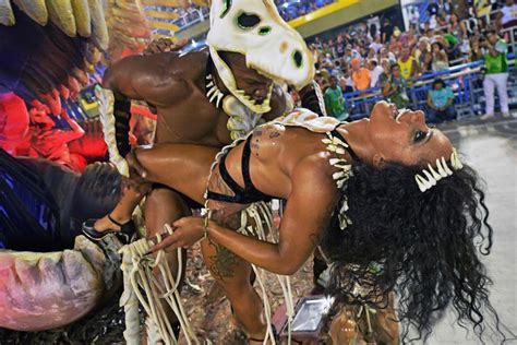 rio carnival heats up with floats celebrating gun toting favela gangsters victoria s secret