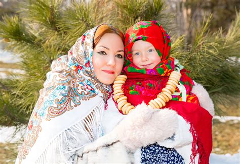 5 Russian Ways Of Wearing A Headscarf And Not Looking Like A Babushka