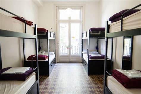 hostels  barcelona  real insiders guide