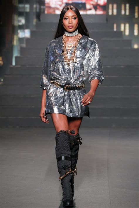 Naomi Campbell Shut Down The Runway With A Surprise