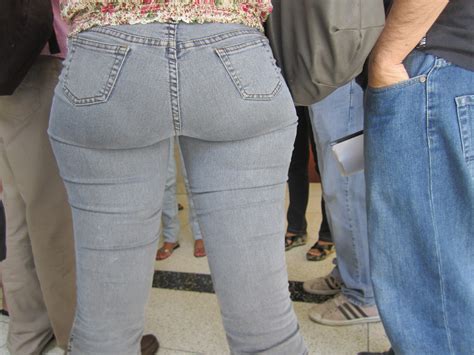 Round Ass In Candid Jeans Grays