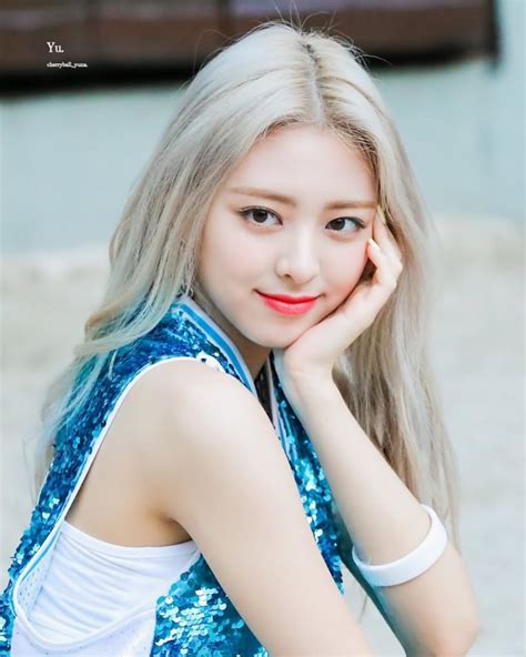 Itzy’s Yuna Just Called Herself “barbie” Of K Pop But No One Is