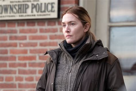 review kate winslet returns to hbo now as a small town cop the new