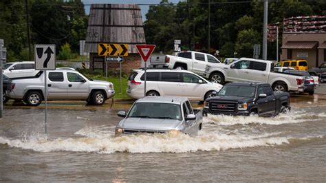 louisiana flooding    dead  rescued nbc news