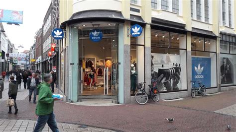 adidas sluit meeste original stores waaronder die  arnhem arnhem gelderlandernl