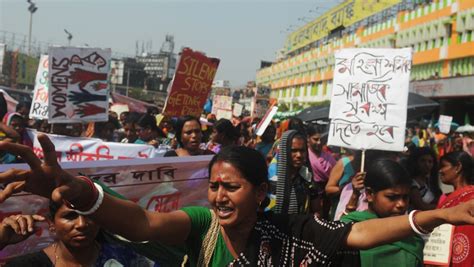 Indian Women Strip In Protest Against Land Acquisition