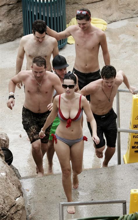 katy perry bikini candids at atlantis paradise island