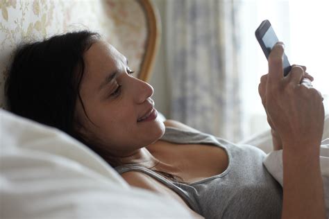 Single Daters Suffer From Mobile Phone Anxiety Disorder Huffpost