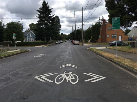 sharrows shared lane markings  street cyclists  hurt     invisible