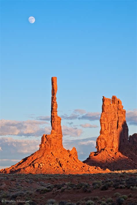totem pole monument valley saga photography moments  light