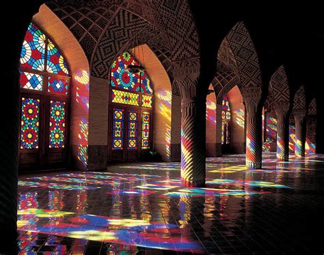 what happens when sun light hits this mosque is simply