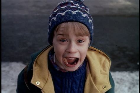 Picture Of Macaulay Culkin In Home Alone 2 Lost In New York Ti4u
