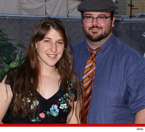 Mayim Bialik Divorce Finalized The Valley Divided