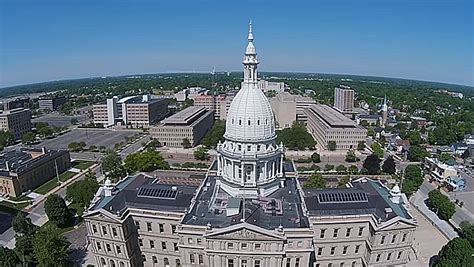 lansing named  affordable city   country