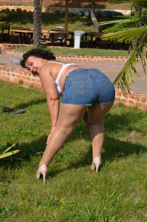 german granny in pantyhose mature porn photo