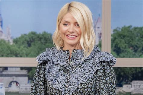Holly Willoughby Latest News Views Gossip Pictures Video The Mirror