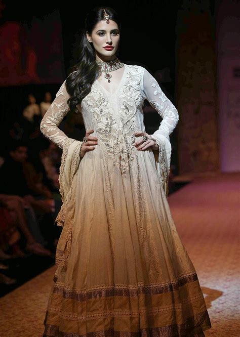 high quality bollywood celebrity pictures nargis fakhri looks stunning on the ramp at lakme