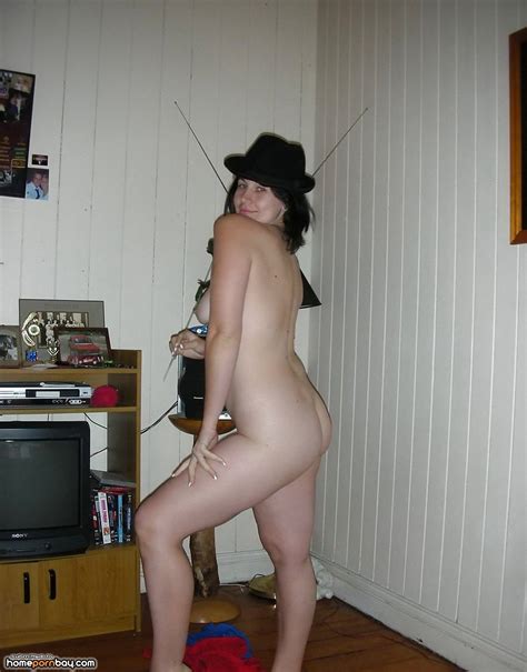 Amateur Brunette Wife Posing Naked 30 Pics Xhamster