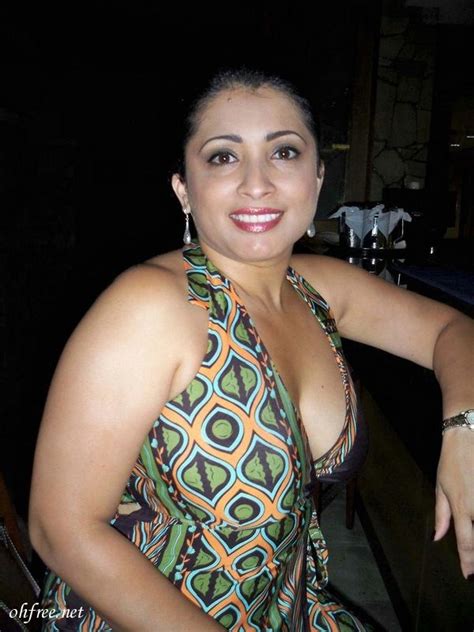 Indian Middle Aged Wife Unbelievable Huge Boobs Photos Leaked