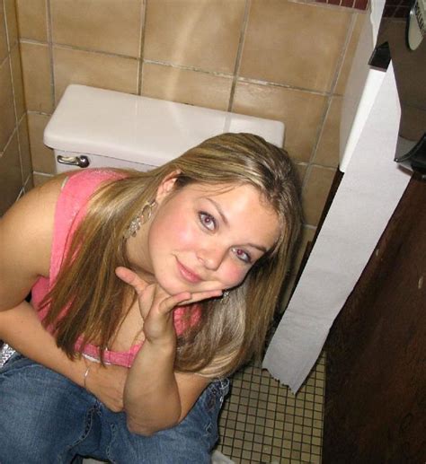 drunk party girls caught peeing on the toilet pichunter