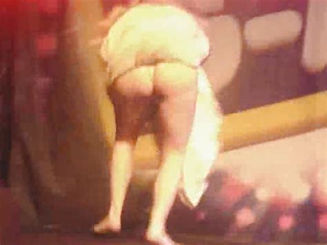 Lady Gaga Strips Naked On Stage At London Gay Nightclub