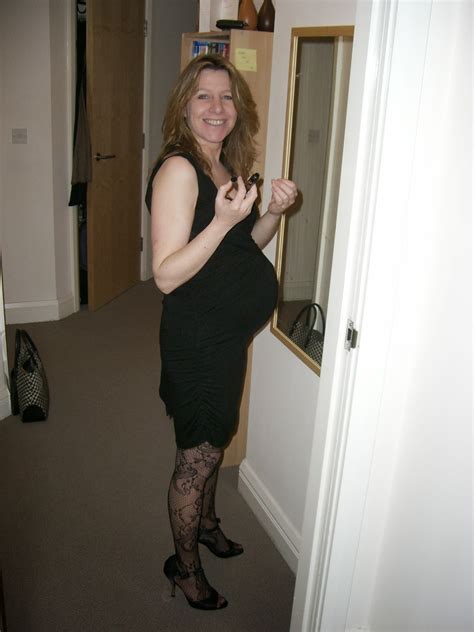 pregnant in pantyhose march 2014