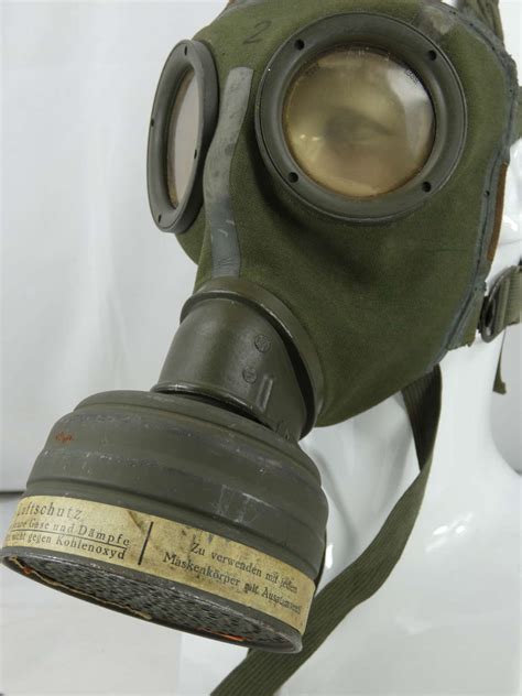 ww german gas mask  canister