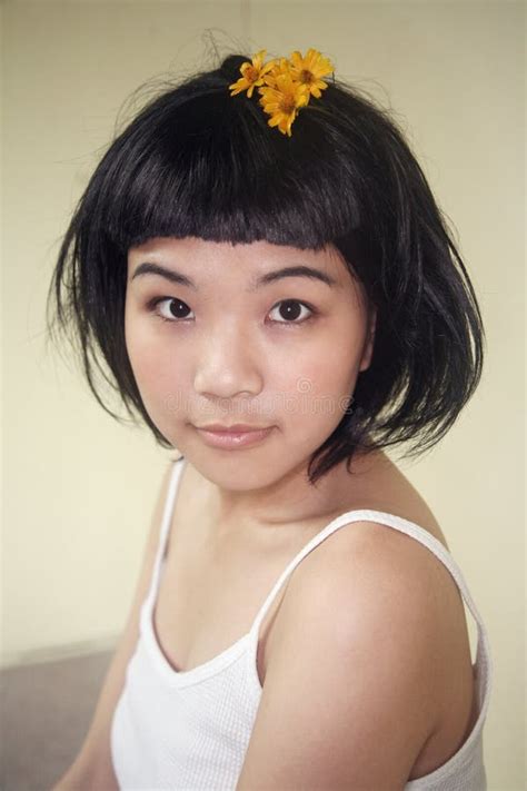 Belle Fille Asiatique Dans Le Blanc Image Stock Image Du Frais Mode