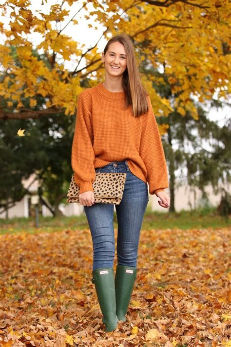 orange cloudspun sweater green hunter boots outfit