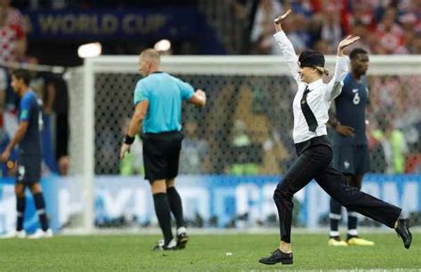 russia to punish worldcup stewards over pitch invasion during final