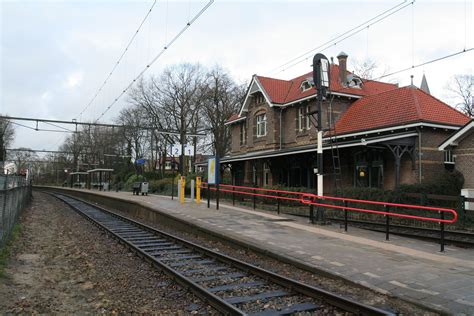station soest dutch netherlands village subway railway hometown holland road house styles